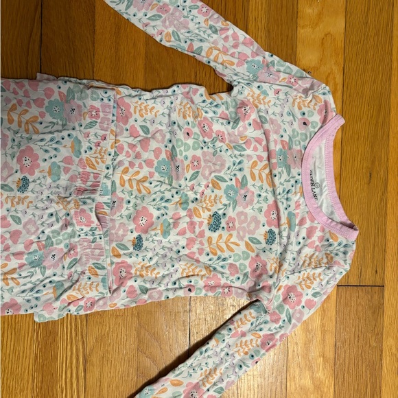 Caden Lane floral pajamas 4T in excellent shape! - Picture 2 of 3